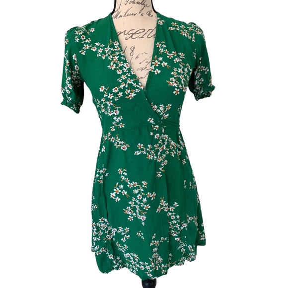 Faithful  the Brand Mira Wrap Dress Cap Estel Print Green Size 2 - Picture 3 of 10
